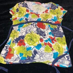 Floral V-Neck Blouse with Tie Detail L/XL